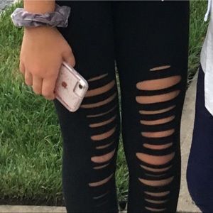 Leggings with rip deisgn